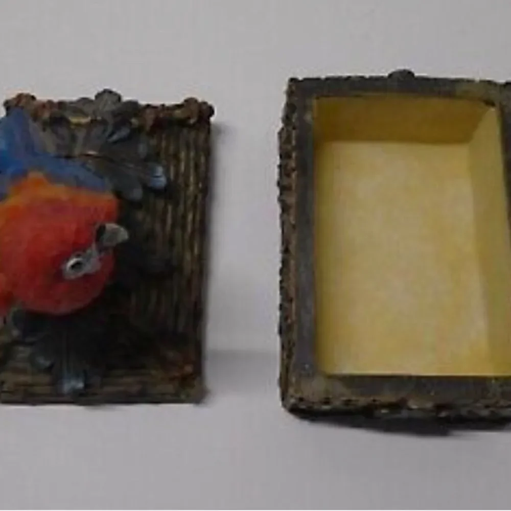 Resin Trinket Box Faux Bamboo With Parrot on Top Tropical Decor 5